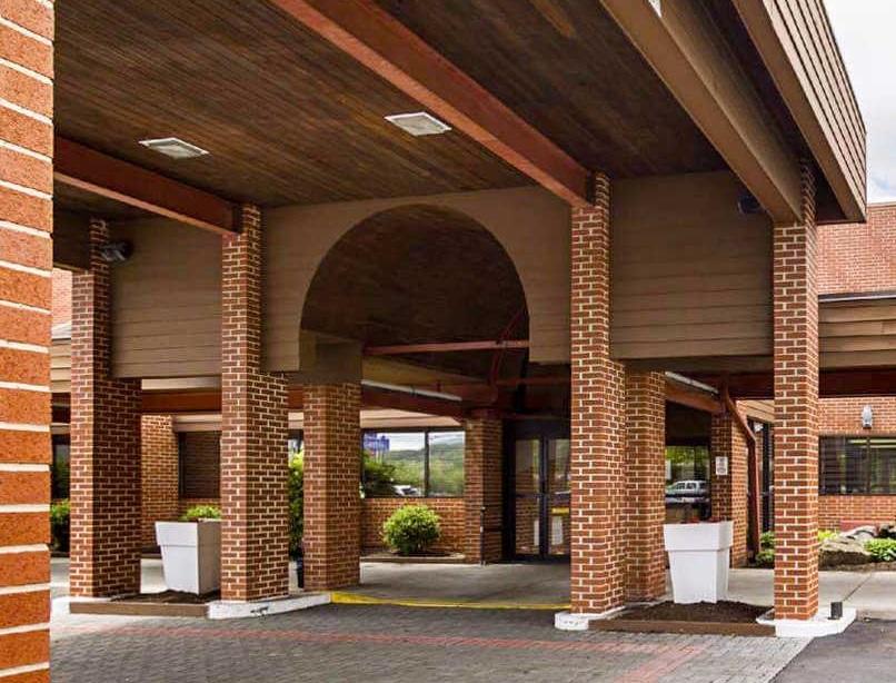 אלטונה Quality Inn & Suites מראה חיצוני תמונה