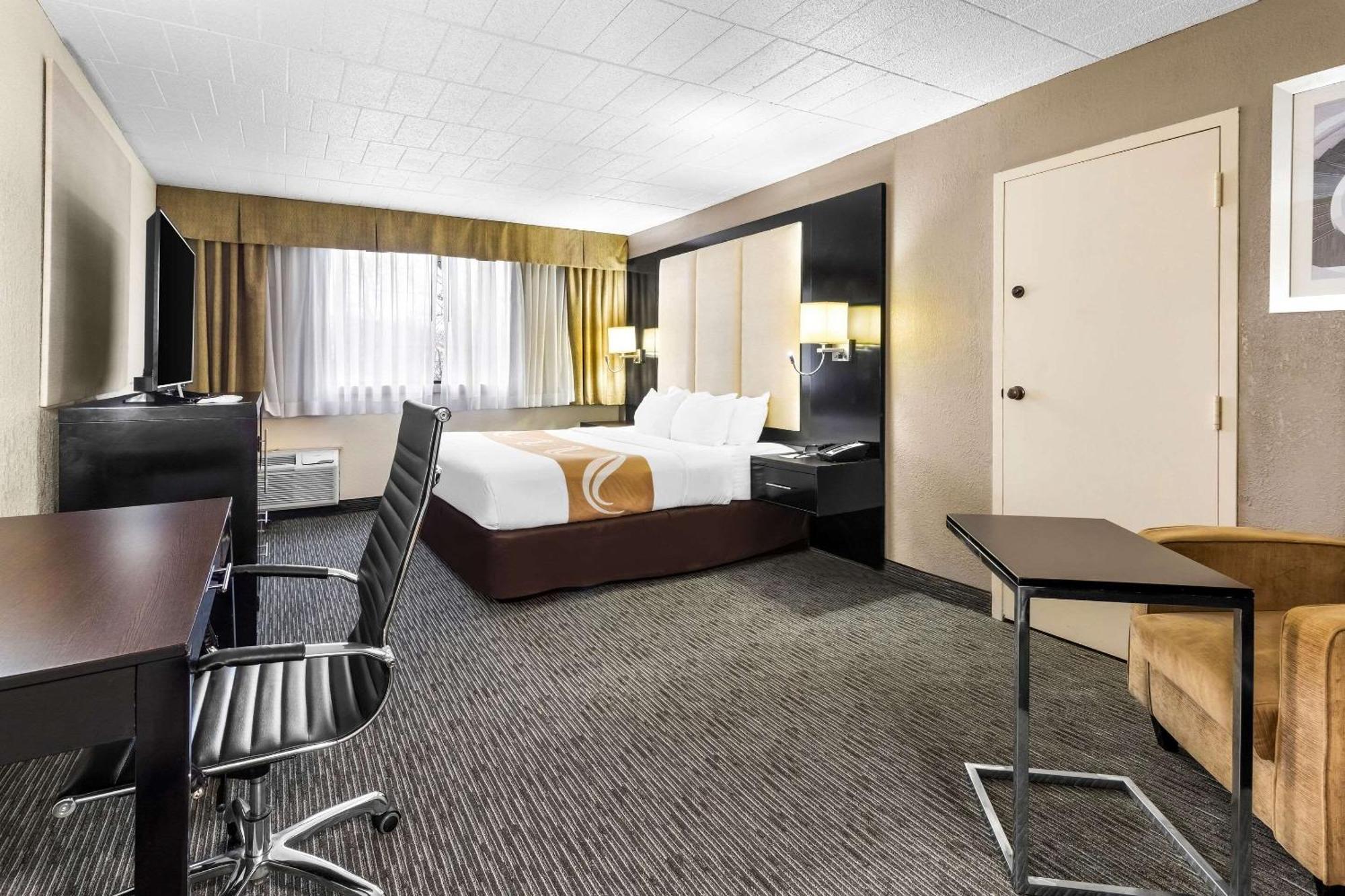 אלטונה Quality Inn & Suites מראה חיצוני תמונה