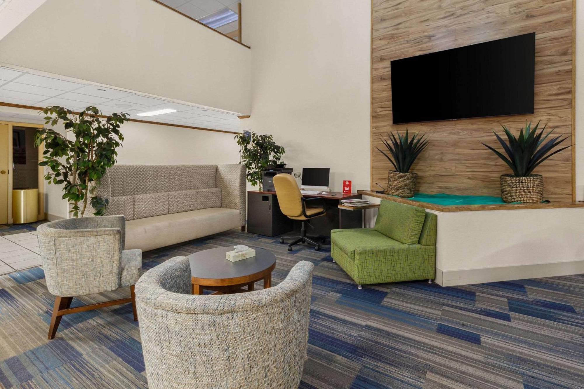 אלטונה Quality Inn & Suites מראה חיצוני תמונה
