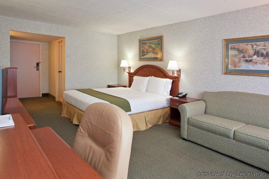 אלטונה Quality Inn & Suites חדר תמונה