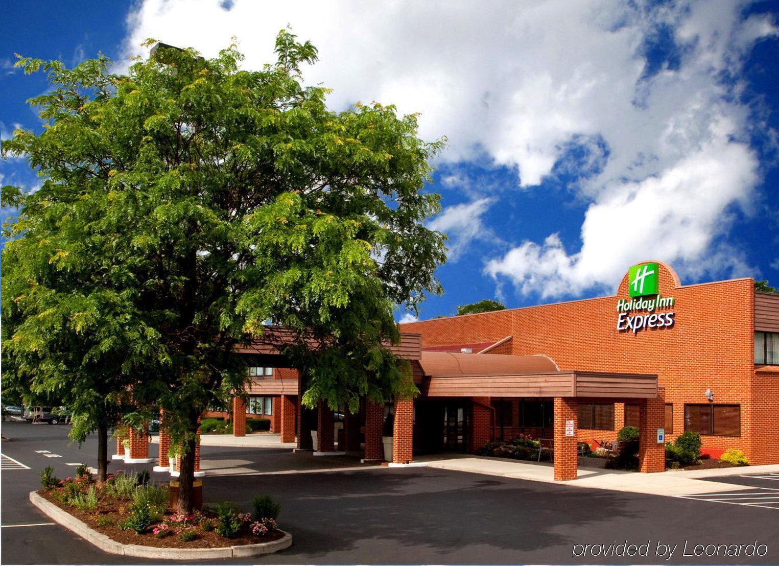 אלטונה Quality Inn & Suites מראה חיצוני תמונה