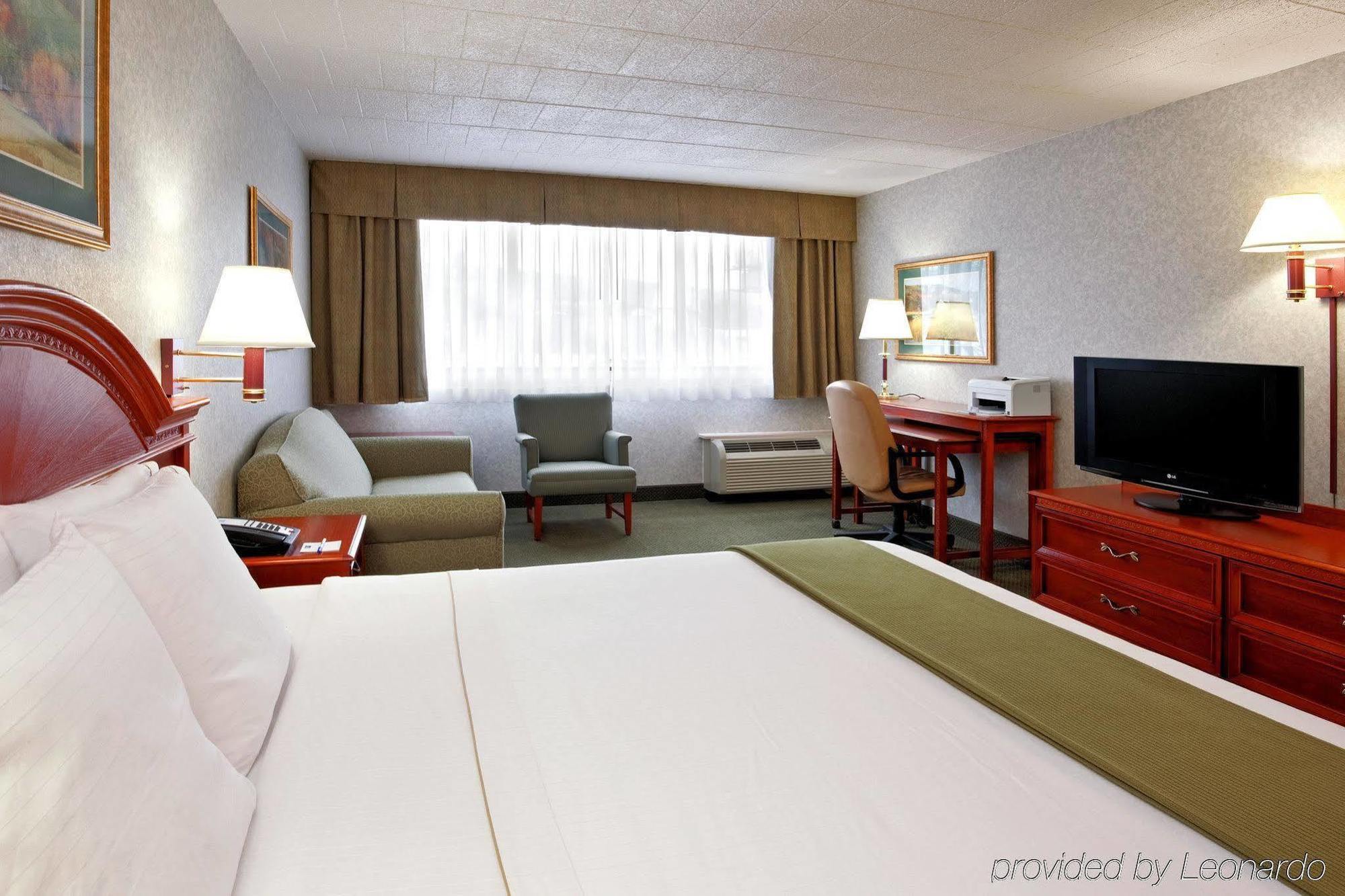 אלטונה Quality Inn & Suites מראה חיצוני תמונה