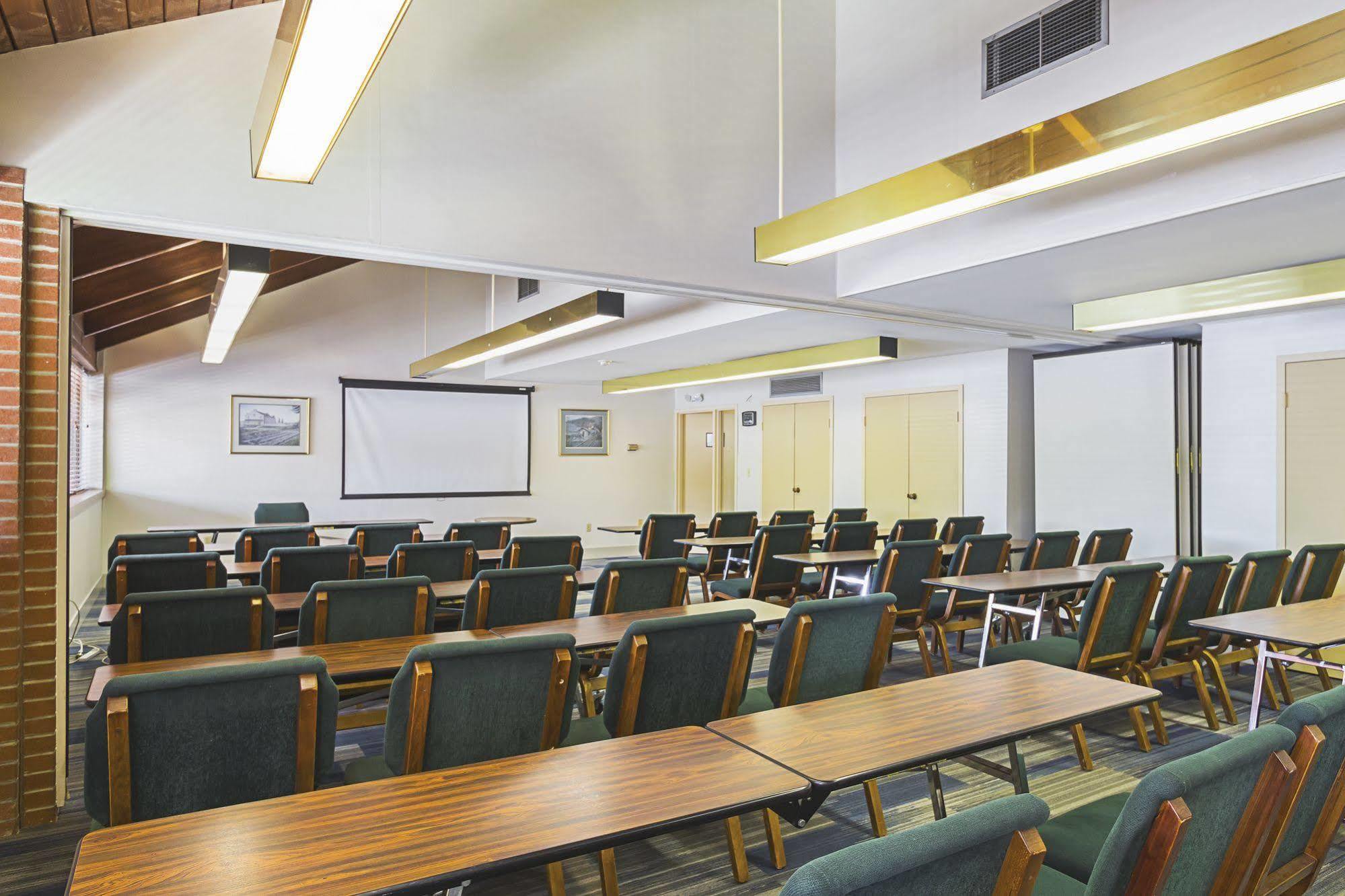 אלטונה Quality Inn & Suites מראה חיצוני תמונה